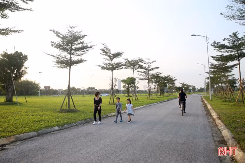 Thành phố Hà Tĩnh náo nức vào xuân