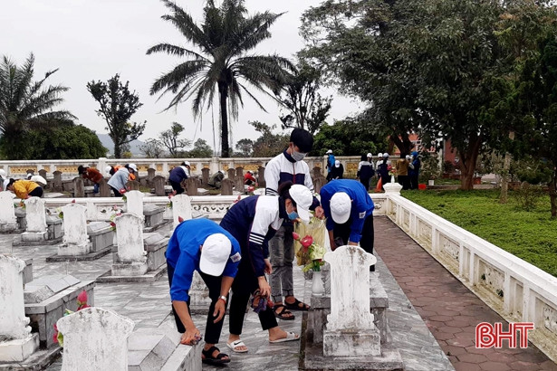 Tuổi trẻ Kỳ Anh xây dựng “Đường hoa dâng mộ liệt sỹ”