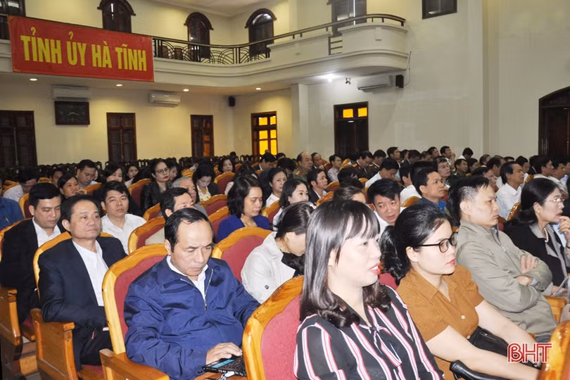 “Đảng Cộng sản Việt Nam - Trí tuệ, bản lĩnh, đổi mới vì độc lập dân tộc và chủ nghĩa xã hội”