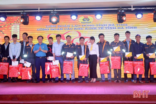 Công đoàn các Khu kinh tế Hà Tĩnh tổ chức “Tết sum vầy” cho công nhân