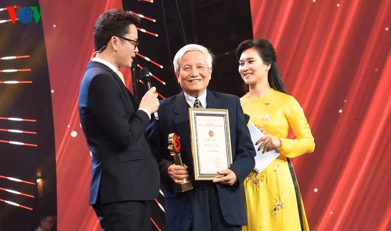 Toàn cảnh Lễ trao giải Búa liềm Vàng 2019