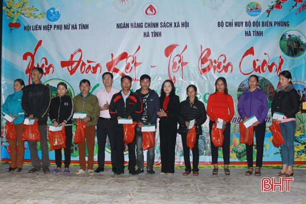 Người dân vùng biên Hà Tĩnh vui “Xuân đoàn kết - Tết biên cương”