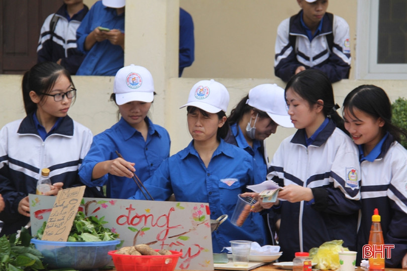 “Since 1967 - Vị Tết” thu hút 1.300 học sinh Hà Tĩnh tham gia