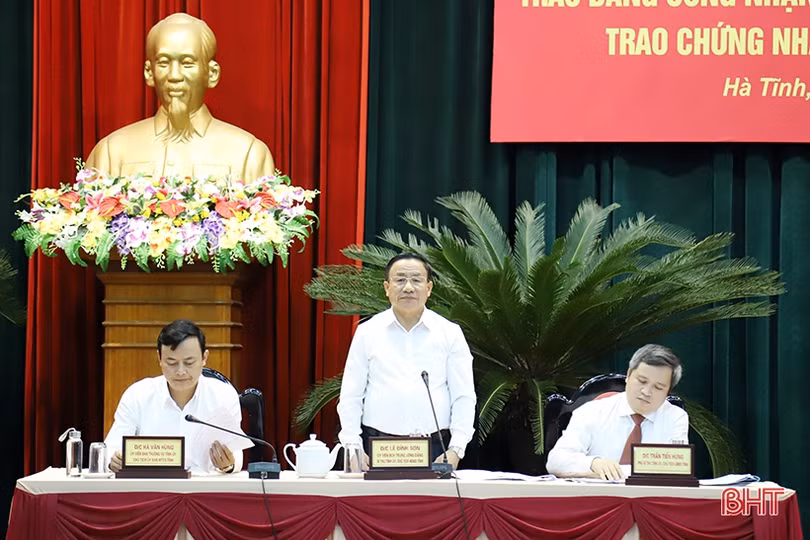 Bí thư Tỉnh ủy Hà Tĩnh: Xây dựng NTM là nhiệm vụ chính trị trọng tâm, lâu dài, là trách nhiệm của toàn xã hội