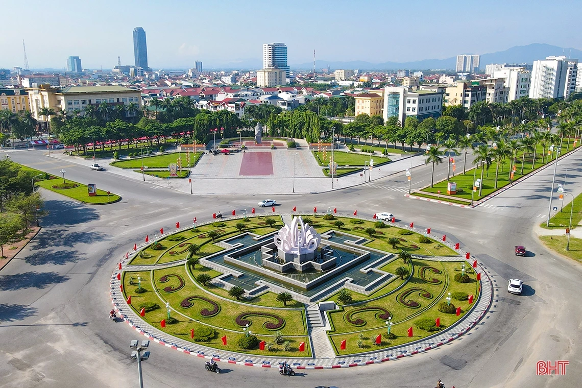 Hà Tĩnh rực rỡ sắc cờ đón mừng Quốc khánh 2/9