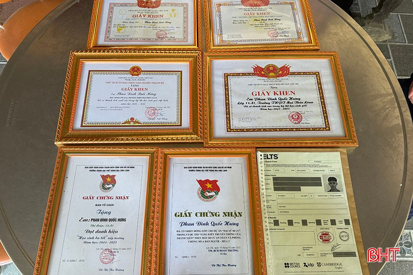 Quốc Hưng giành được nhiều danh hiệu học tập trong suốt các năm học. bqbht_br_4.jpg
