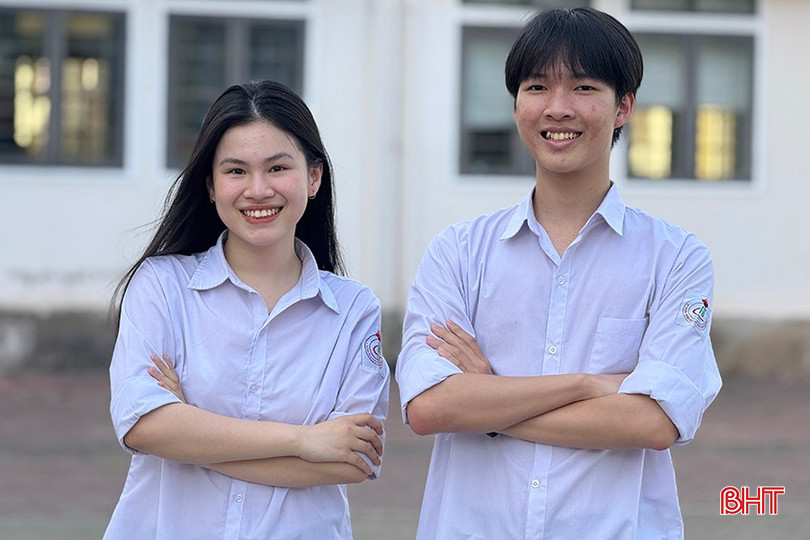 Nguyễn Đình Đức Mạnh và Bùi Ngọc Bảo Châu (lớp 11 Anh 1, Trường THPT Chuyên Hà Tĩnh). bqbht_br_4.jpg