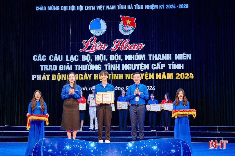 Nguyễn Đình Đức Mạnh được Tỉnh đoàn Hà Tĩnh khen thưởng vì có nhiều hoạt động tình nguyện xuất sắc năm 2024. bqbht_br_6.jpg