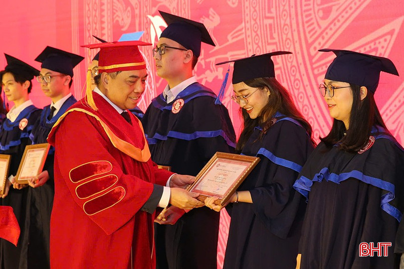 Hà Phương từng đạt điểm tốt nghiệp GPA 3.61/4.0, tốt nghiệp loại xuất sắc, là 1 trong 10 sinh viên tiêu biểu toàn khóa kỳ tốt nghiệp tháng 4/2022 của Trường Đại học Ngoại thương. bqbht_br_22-copy.jpg