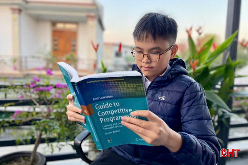Ngoài việc học, mỗi ngày Anh Minh đều dành thời gian để chơi thể thao, đọc sách. bqbht_br_z6223729974083-0723fd980f12801c49a9e894e1275f8d.jpg