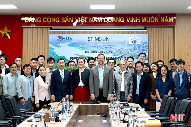 Nguyễn Ý Như tham gia lớp tập huấn đào tạo, phát triển và vận hành hệ thống giám sát hồ đập lưu vực sông Hồng cùng các chuyên gia trong nước và quốc tế bqbht_br_z6185125670846-c6f5ab2762714a345c7a855894789824.jpg