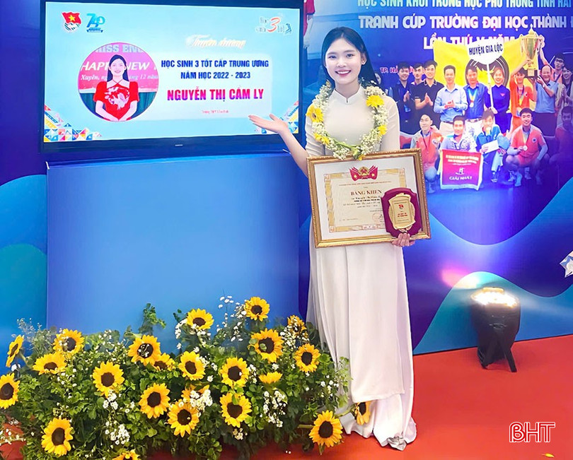 Cẩm Ly nhận danh hiệu "Học sinh 3 tốt" cấp Trung ương năm học 2022-2023. bqbht_br_3.jpg