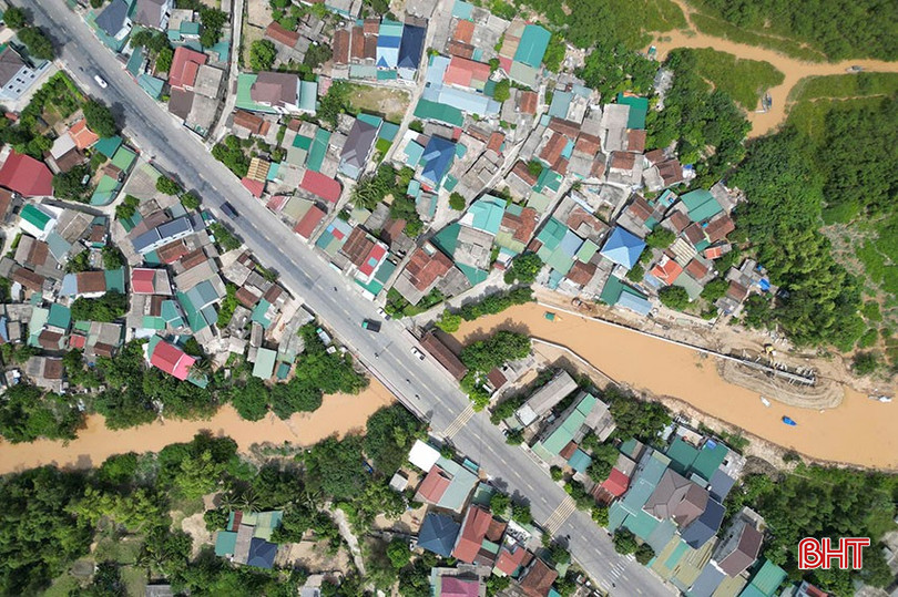 Tuyến kênh đất từ cầu Xuân Hải dẫn ra sông Lam, thuộc thôn Trường Lam (xã Đan Hải) có chiều dài khoảng 600m bqbht_br_4.jpg