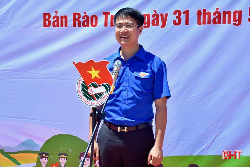 Phó Bí thư Tỉnh đoàn Nguyễn Viết Hải Đăng phát động tại lễ khởi động. bqbht_br_9.jpg