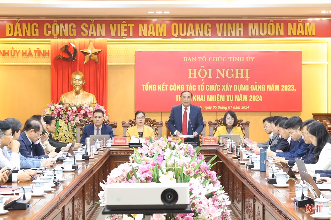 Ngành tổ chức xây dựng Đảng đóng góp lớn trong việc thực hiện thắng lợi các nhiệm vụ chính trị 