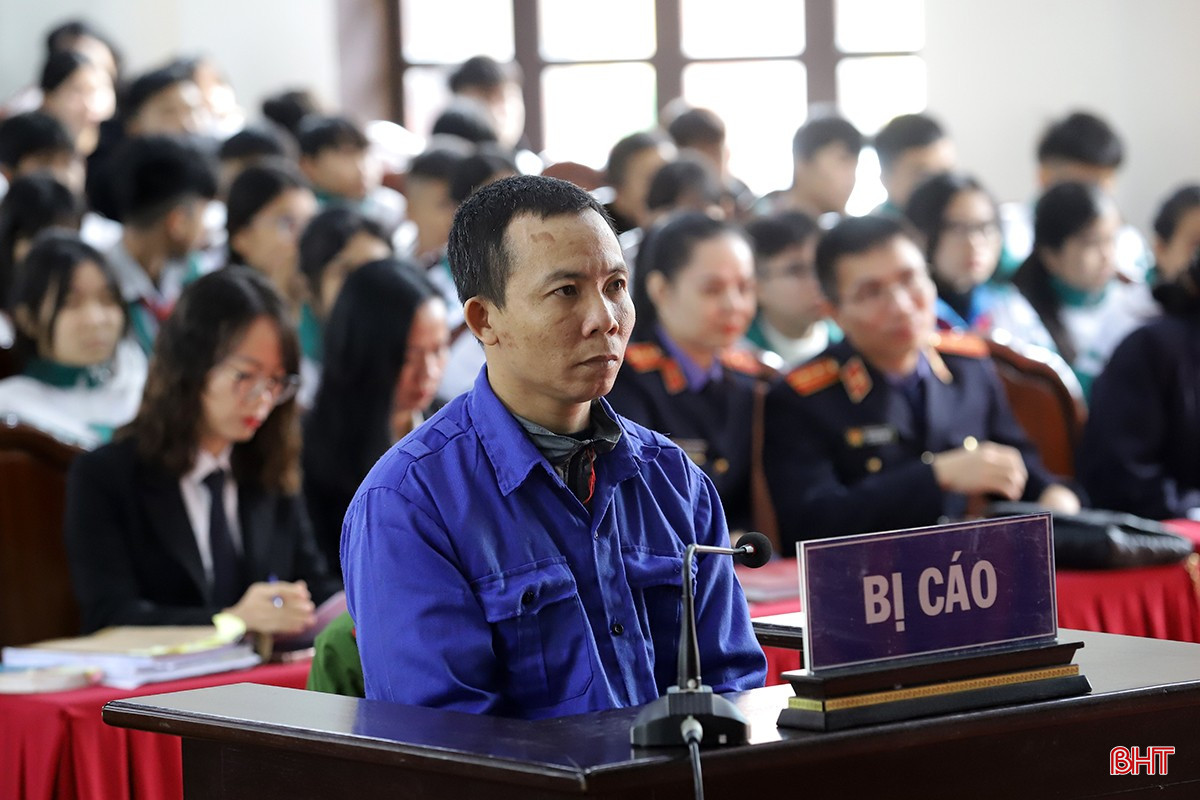 Bị cáo Nguyễn Trí Dũng (SN 1987, trú xã Thạch Hà, tỉnh Hà Tĩnh) bị đưa ra xét xử về tội “Sử dụng trái phép chất ma túy”.