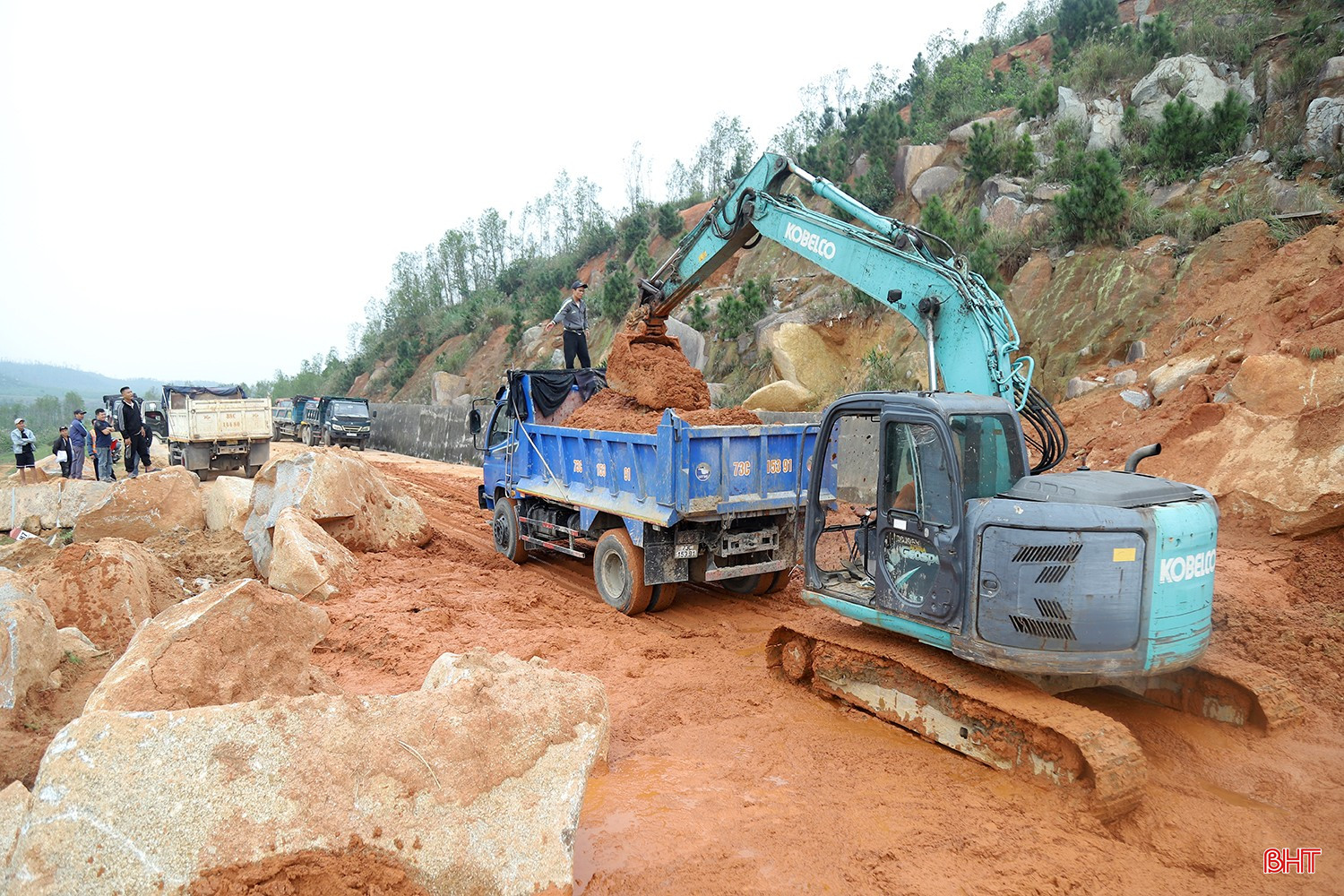 bqbht_br_sat-lo-duong-ven-bien-9c.jpg