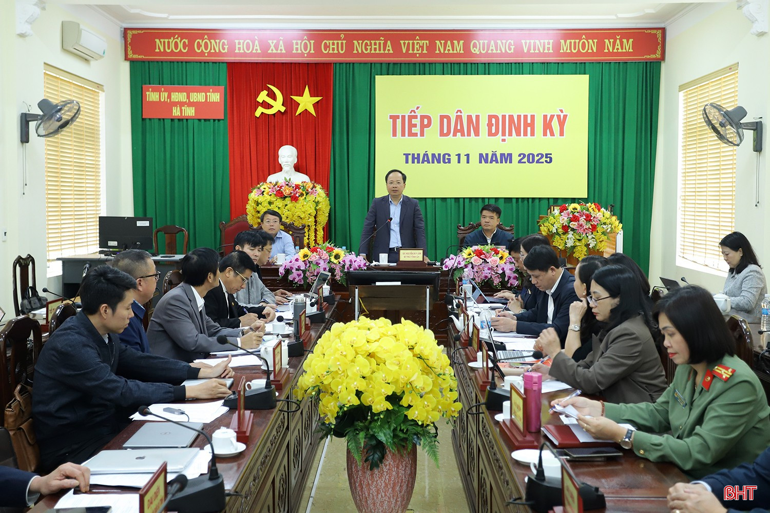 bqbht_br_bi-thu-tinh-uy-tiep-cong-dan-dinh-ky.jpg