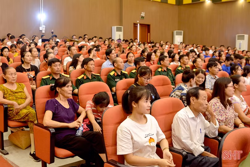 Đặc sắc Hội diễn Nghệ thuật quần chúng chào mừng Đại hội Đảng bộ TX Hồng Lĩnh