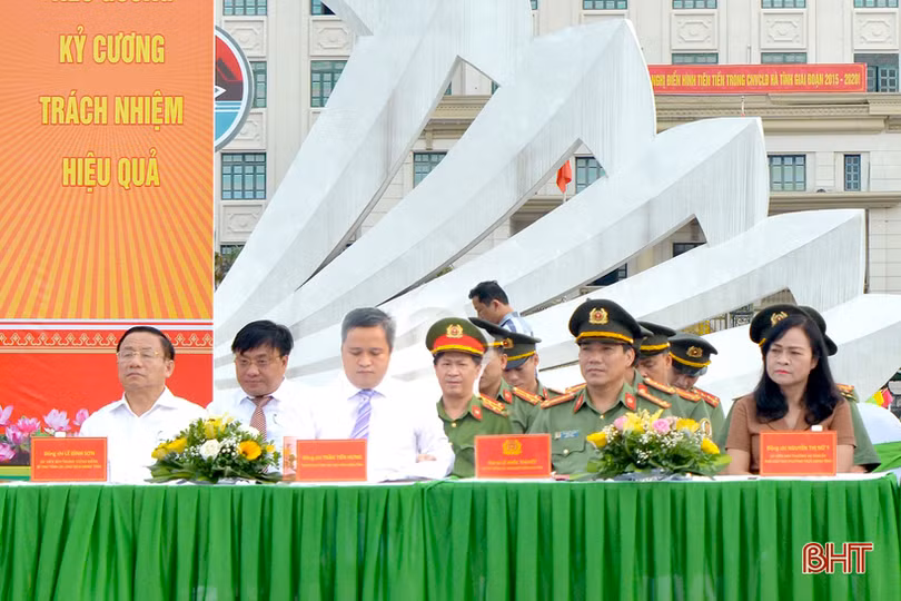 Chủ tịch UBND tỉnh Hà Tĩnh: Không để xảy ra đột xuất, bất ngờ, phức tạp về an ninh trật tự