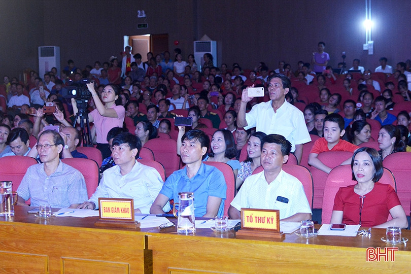 Đặc sắc Hội diễn Nghệ thuật quần chúng chào mừng Đại hội Đảng bộ TX Hồng Lĩnh