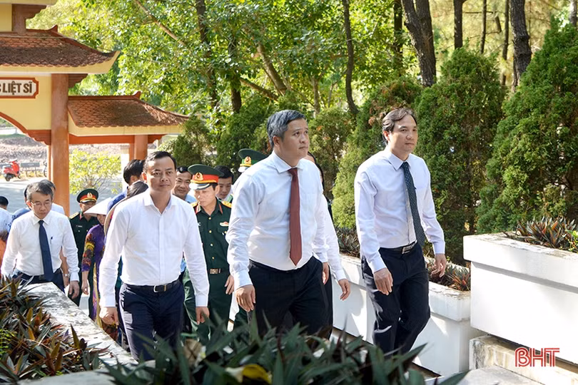 Hà Tĩnh tổ chức nhiều hoạt động tri ân các anh hùng, liệt sỹ