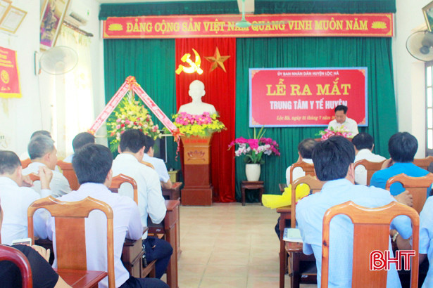 Công bố quyết định thành lập Trung tâm Y tế huyện Lộc Hà