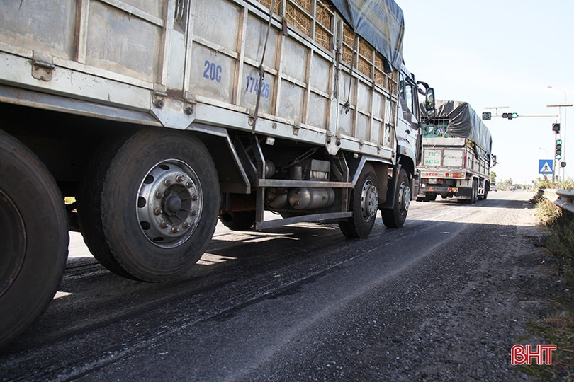 Khắc phục hiện tượng hằn lún vệt bánh xe ở nút giao tuyến tránh TP Hà Tĩnh