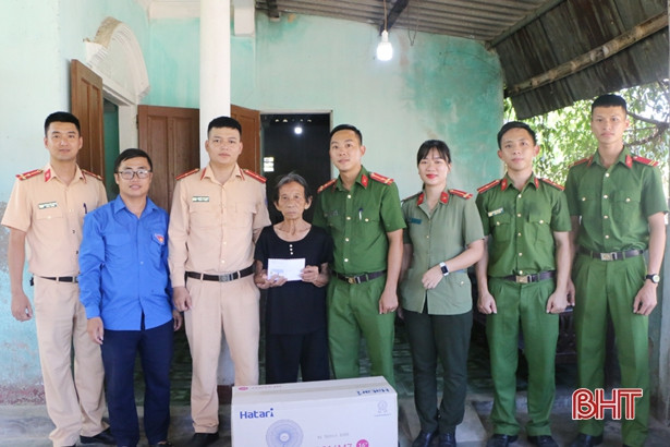 “Bữa cơm nghĩa tình” của tuổi trẻ TP Hà Tĩnh cùng gia đình chính sách