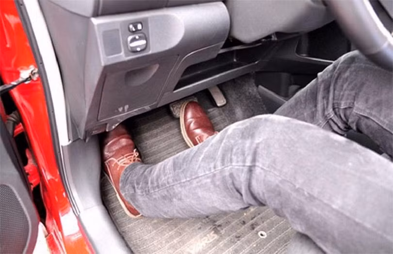 Kinh nghiệm quay đầu xe ô tô an toàn