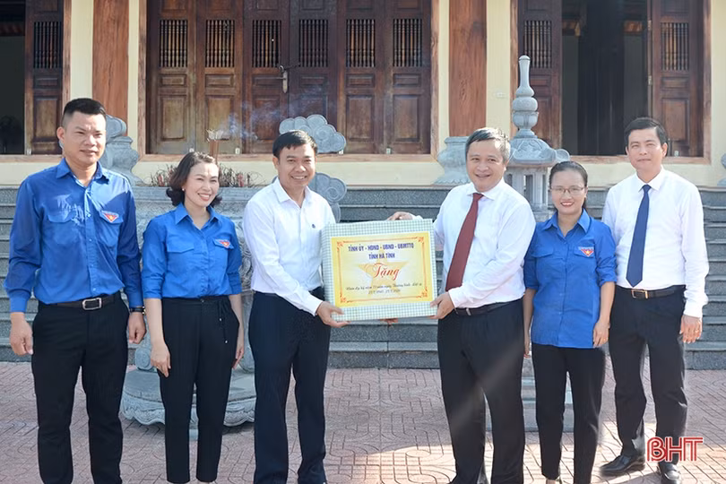 Hà Tĩnh tổ chức nhiều hoạt động tri ân các anh hùng, liệt sỹ