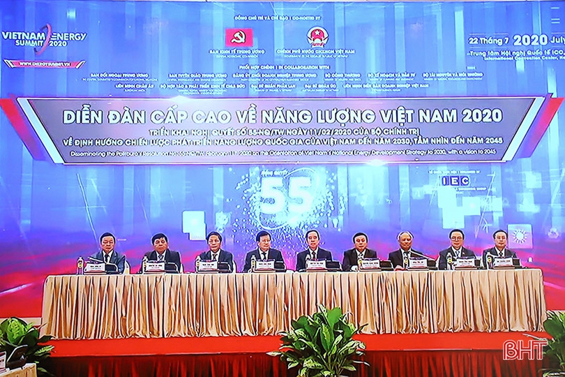 Lãnh đạo Hà Tĩnh dự hội nghị trực tuyến Diễn đàn cấp cao Năng lượng Việt Nam