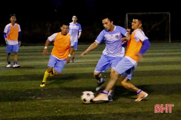 Khởi tranh Giải bóng đá mở rộng Bắc Cẩm Xuyên