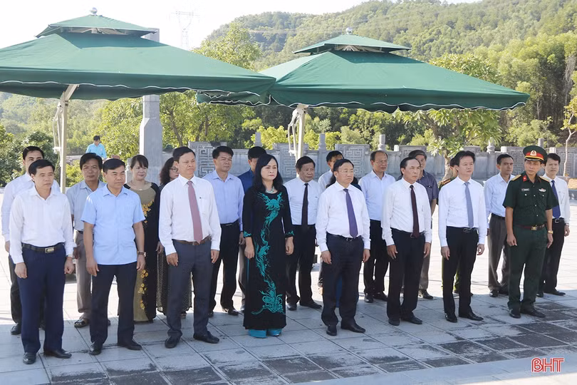 Lãnh đạo Hà Tĩnh dâng hương tại các địa chỉ đỏ nhân kỷ niệm 73 năm ngày Thương binh - Liệt sỹ