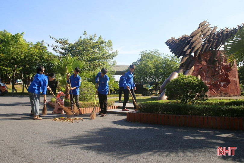 Về ngã ba huyền thoại, mừng 52 năm Chiến thắng Đồng Lộc