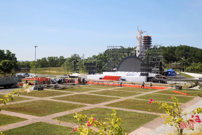 Về ngã ba huyền thoại, mừng 52 năm Chiến thắng Đồng Lộc