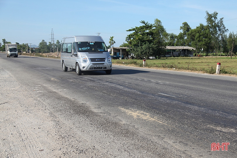 Khắc phục hiện tượng hằn lún vệt bánh xe ở nút giao tuyến tránh TP Hà Tĩnh