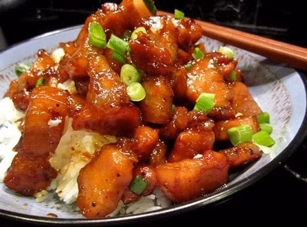 4 cách kho thịt heo ngon ngọt thơm mềm, dù nắng nóng ăn vẫn “hao cơm”