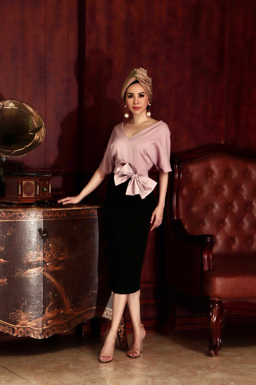 Váy đi tiệc đơn sắc