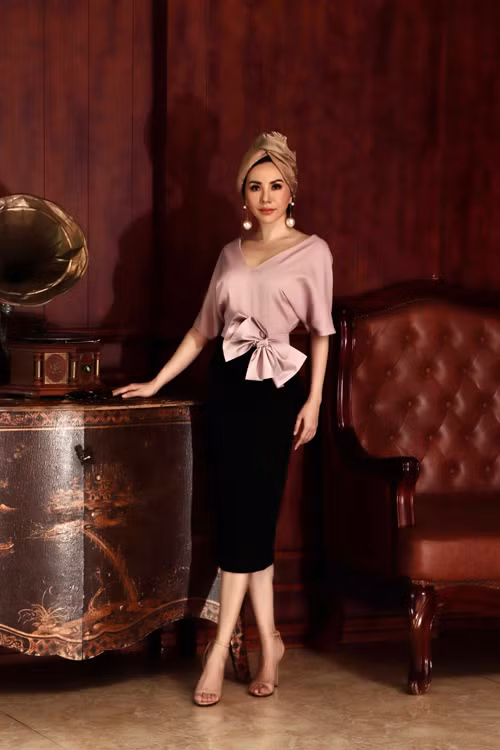 Váy đi tiệc đơn sắc