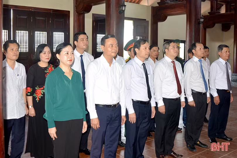 Hà Tĩnh tổ chức nhiều hoạt động tri ân các anh hùng, liệt sỹ