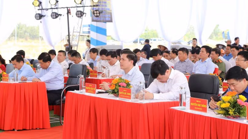 Nghệ An xây đường ven biển nối thông Thanh Hóa - Hà Tĩnh