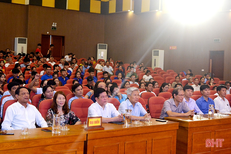 Đặc sắc Hội diễn Nghệ thuật quần chúng chào mừng Đại hội Đảng bộ TX Hồng Lĩnh