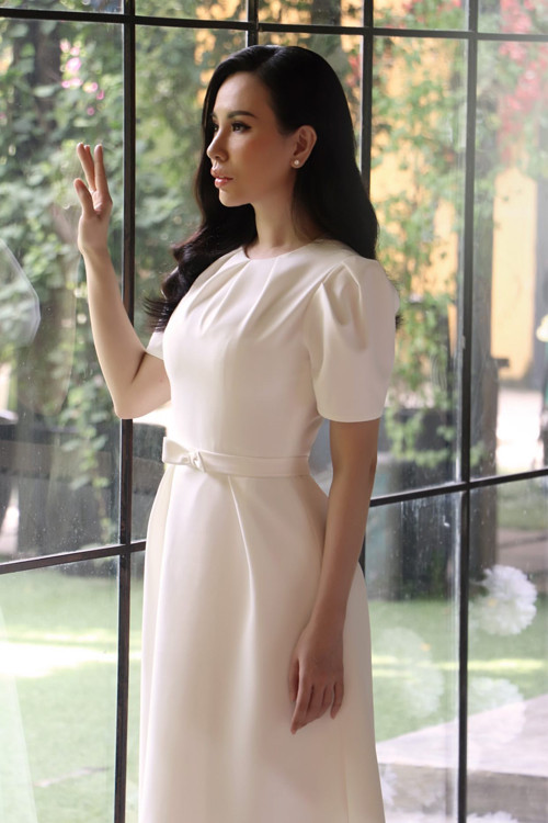 Váy đi tiệc đơn sắc