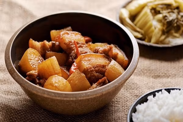 4 cách kho thịt heo ngon ngọt thơm mềm, dù nắng nóng ăn vẫn “hao cơm”