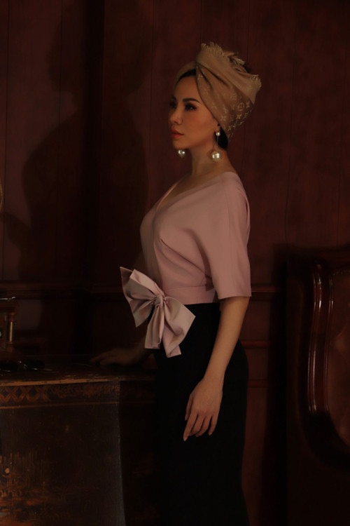 Váy đi tiệc đơn sắc