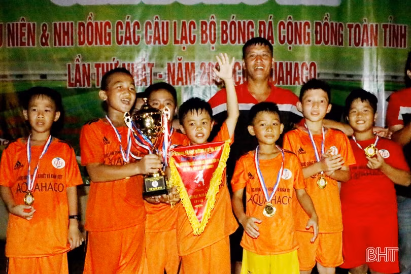 25 đội bóng đá nhí Hà Tĩnh tranh tài Cúp Quahaco mở rộng