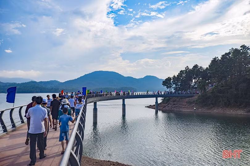 Biển Thiên Cầm, hồ Kẻ Gỗ sẽ đưa du lịch Cẩm Xuyên “cất cánh”