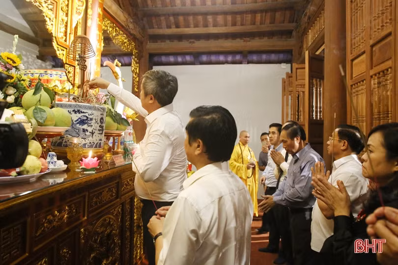 Trang trọng lễ giỗ 10 nữ liệt sỹ thanh niên xung phong Ngã ba Đồng Lộc