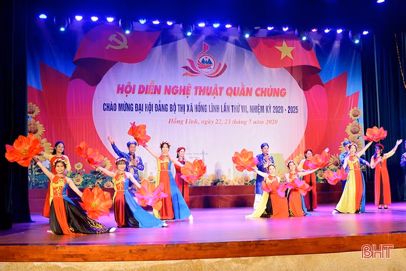 Đặc sắc Hội diễn Nghệ thuật quần chúng chào mừng Đại hội Đảng bộ TX Hồng Lĩnh